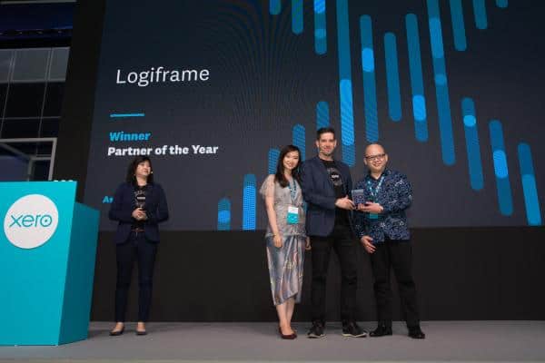 Logiframe winning the Asia Accounting Partner of the Year Award at the 2019 Xero Awards ceremony.
