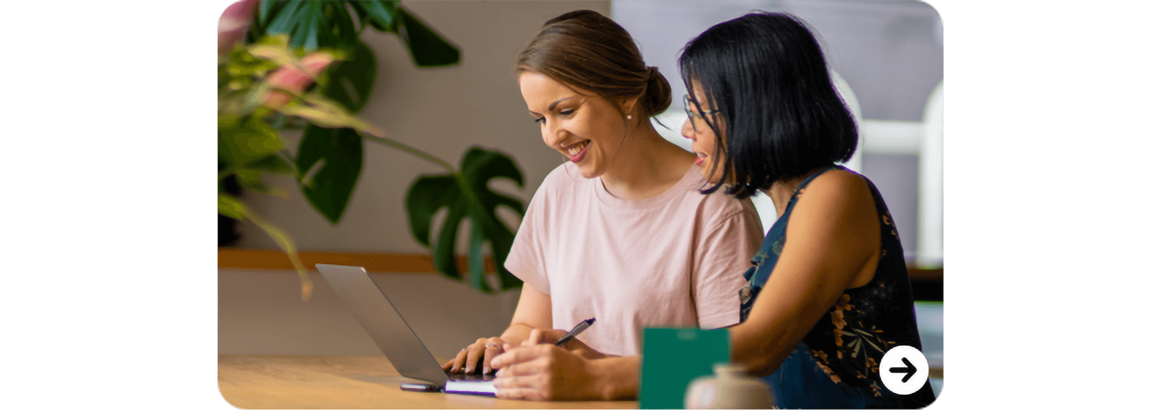 A business owner and accounts clerk review the business’s latest VAT return in Xero on a laptop.