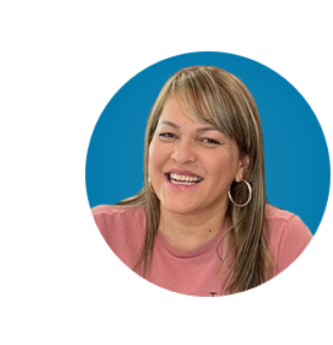 Foto de cabeza y hombros de Claudia Gomez