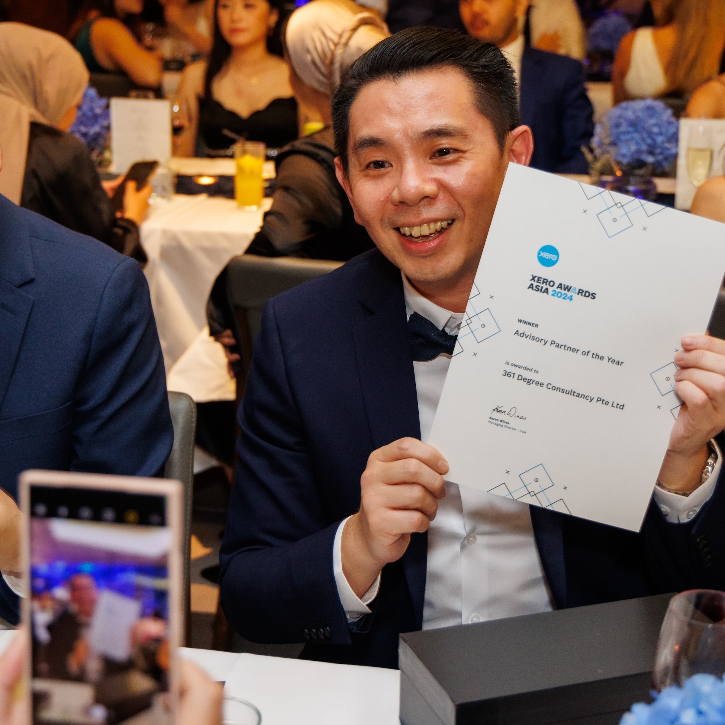 Ken Leong wins award